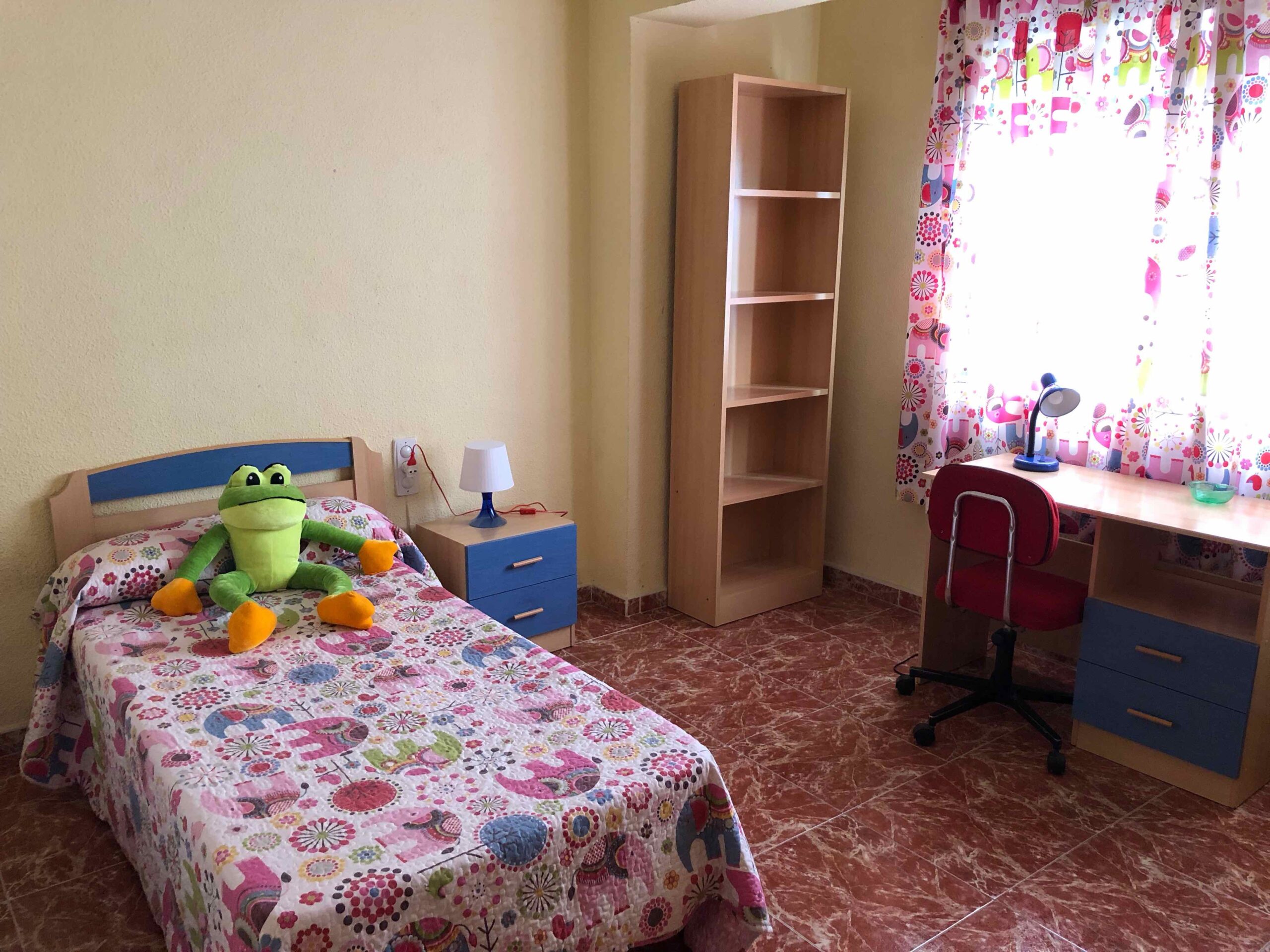 PISO 3 HABITACIONES - CAMINO DE RONDA - CEBALLOS GESTIONA